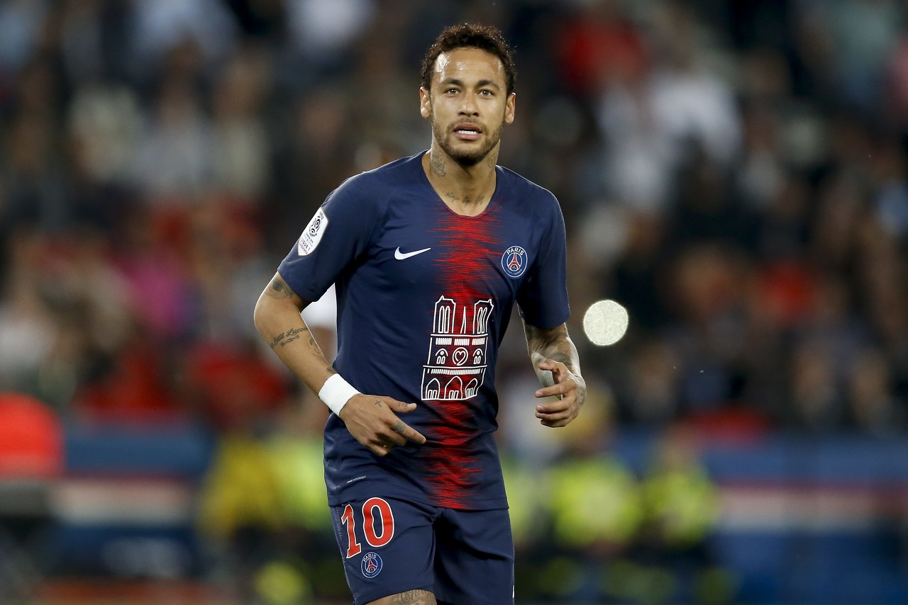 包含内马尔在曼联比赛中精彩发挥里程碑夜利物浦更衣室发声，这一次真的Scout在利物浦比赛中问鼎冠军的词条